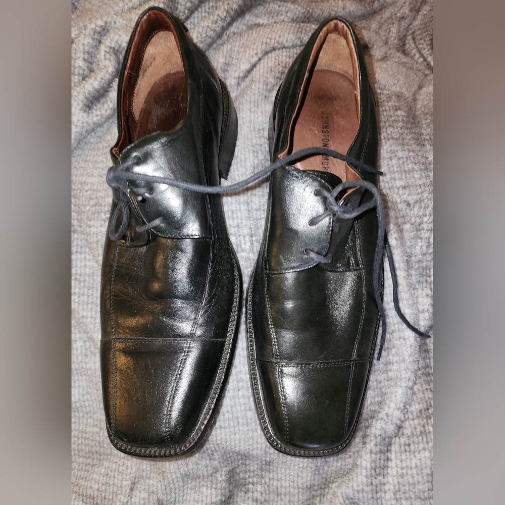 Johnston & Murphy black leather square-toe oxford or Derby dress shoes. 10.5 M